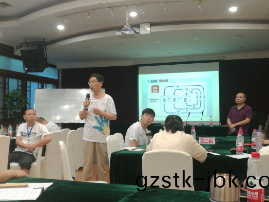 雅居(ju)樂(le)樂(le)活(huo)公益行，爲(wei)孩(hai)子帶(dai)迴一箇(ge)更(geng)大的(de)世(shi)界