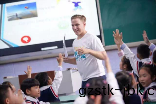 雅居樂樂(le)活公益行，爲孩子(zi)帶迴(hui)一(yi)箇(ge)更(geng)大(da)的世界(jie)